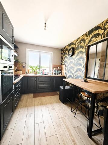 Maison
         5 pièces
        - 123 m² 290 000 € *