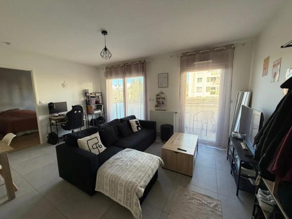 Appartement loué à vendre 2 pièces 44 m² DIJON (21) avec balcon et place de parking dans petite copropriété de 2023