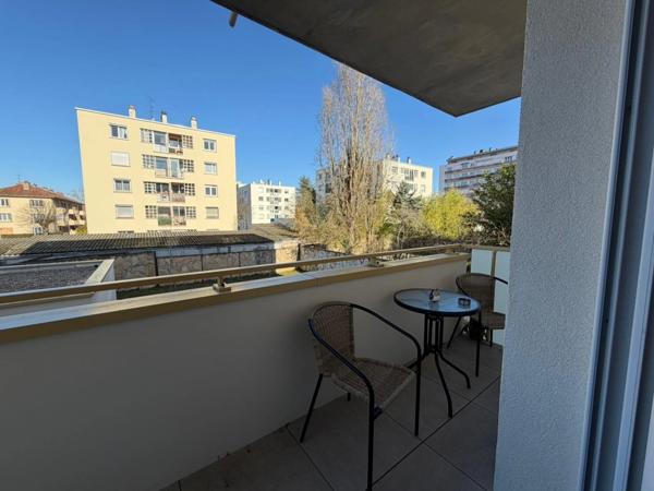 Appartement loué à vendre 2 pièces 44 m² DIJON (21) avec balcon et place de parking dans petite copropriété de 2023