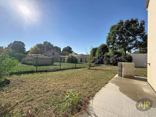 Maison à vendre Bouaye - 5 pièces, 94m² avec 3 chambre(s) à 299 900€ - AJP Immobilier Sainte-Pazanne