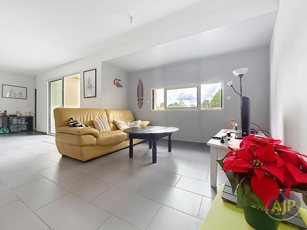 Maison à vendre Bouaye - 5 pièces, 94m² avec 3 chambre(s) à 299 900€ - AJP Immobilier Sainte-Pazanne