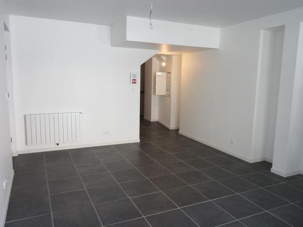 Quartier St Cyrice-Rodez, local commercial et/ou professionnel avec parking