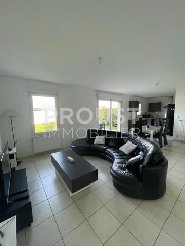 En exclusivité. quartier surimeau. pavillon plain-pied rt 2012 avec jardin et garage.