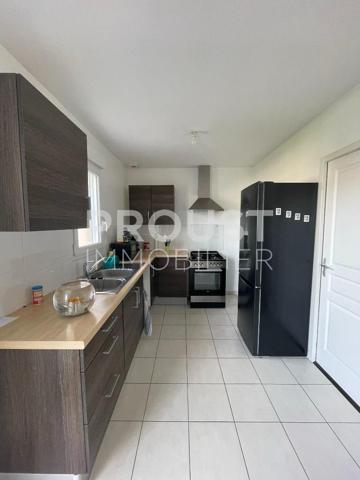 En exclusivité. quartier surimeau. pavillon plain-pied rt 2012 avec jardin et garage.