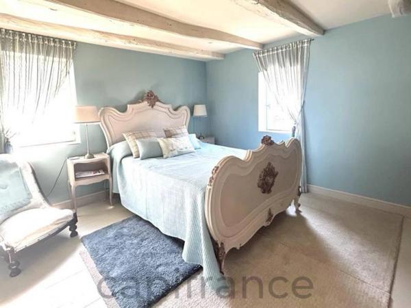 Maison de caractère avec 4 chambres et un studio, secteur Beaulieu sur Dordogne