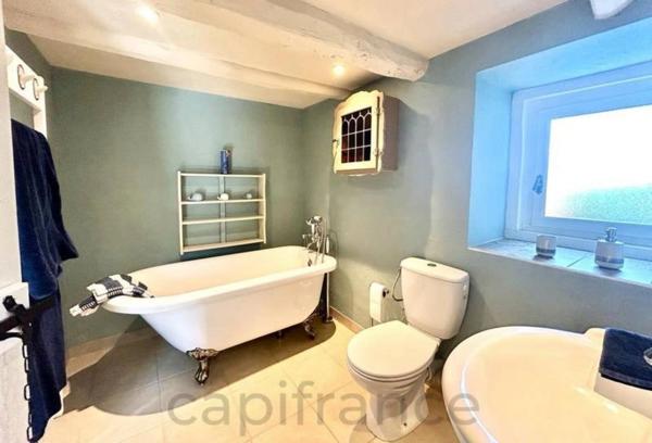 Maison de caractère avec 4 chambres et un studio, secteur Beaulieu sur Dordogne