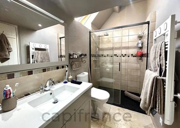 Maison de caractère avec 4 chambres et un studio, secteur Beaulieu sur Dordogne