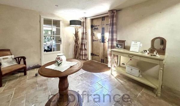 Maison de caractère avec 4 chambres et un studio, secteur Beaulieu sur Dordogne