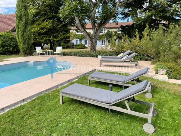 Maison de village 7 pièce(s) 4 chambre(s) 210 m²