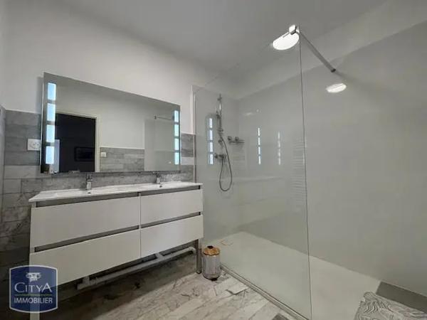 Appartement à louer 3 pièces 84.11m²