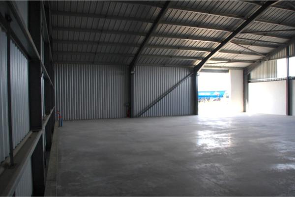 A LOUER HANGAR PLATEFORME LOGISTIQUE SECTEUR DE ROCHEFORT (17)