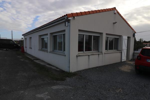 A LOUER HANGAR PLATEFORME LOGISTIQUE SECTEUR DE ROCHEFORT (17)