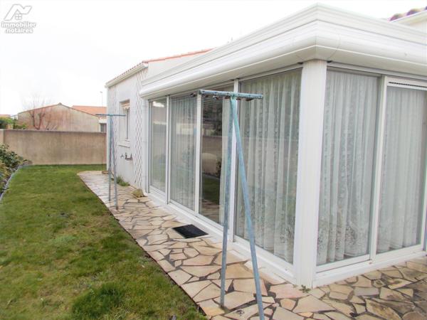 A proximité du centre-ville et des commerces, jolie maison de plain-pied à vendre en viager occupé