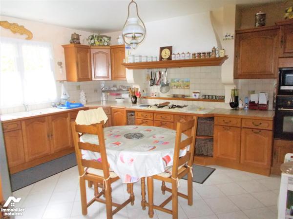 A proximité du centre-ville et des commerces, jolie maison de plain-pied à vendre en viager occupé