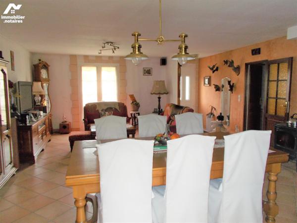 A proximité du centre-ville et des commerces, jolie maison de plain-pied à vendre en viager occupé