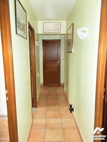 A proximité du centre-ville et des commerces, jolie maison de plain-pied à vendre en viager occupé