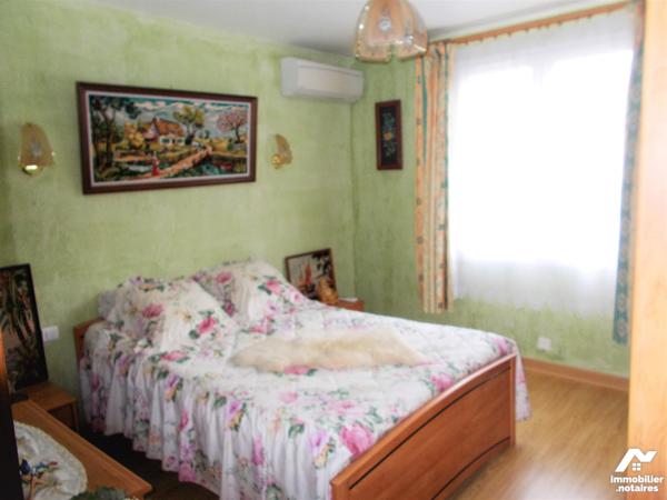 A proximité du centre-ville et des commerces, jolie maison de plain-pied à vendre en viager occupé