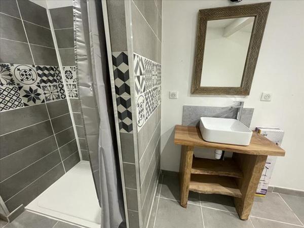 Appartement à louer 400 € CC CASTILLON LA BATAILLE 2 p 52 m² DPE D
