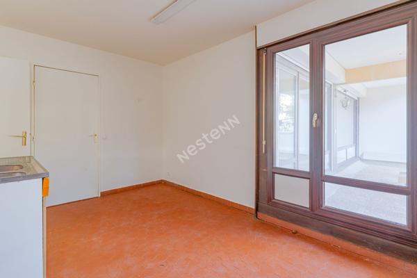 Appartement T4 VILLEURBANNE entre La Doua et Republique , Grande terrasse et possibilite garage.