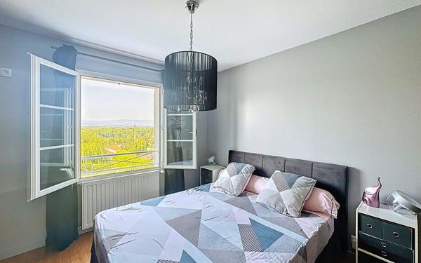 Maison à vendre    5 pièces • 168 m2 Saint-Just-Saint-Rambert