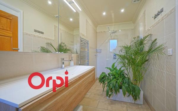 Maison à vendre    9 pièces •  Bernay