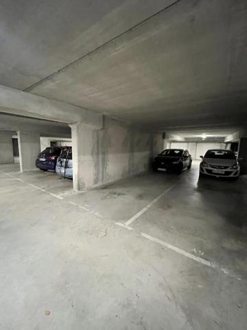 Pk COUVERT n°48 R-1 - LOCATION PARKING ONET
