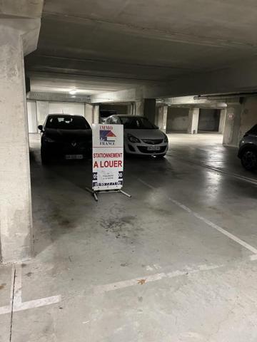 Pk COUVERT n°48 R-1 - LOCATION PARKING ONET