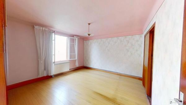 A vendre : Maison mitoyenne à rénover avec grand jardin – Bord de l’Au