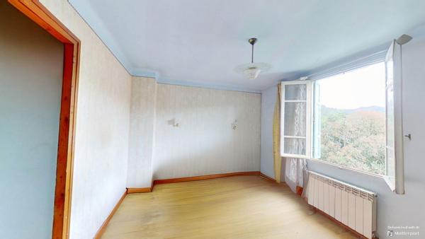 A vendre : Maison mitoyenne à rénover avec grand jardin – Bord de l’Au