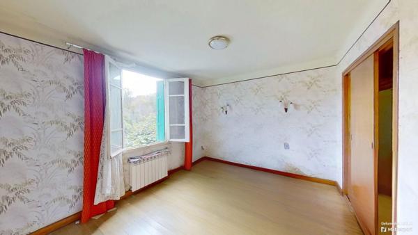 A vendre : Maison mitoyenne à rénover avec grand jardin – Bord de l’Au