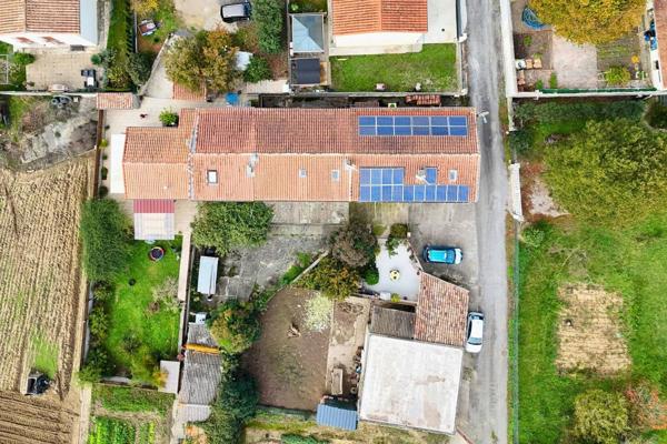 A vendre : Maison mitoyenne à rénover avec grand jardin – Bord de l’Au