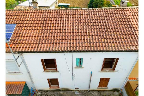 A vendre : Maison mitoyenne à rénover avec grand jardin – Bord de l’Au