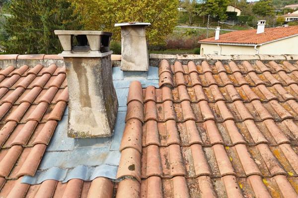 A vendre : Maison mitoyenne à rénover avec grand jardin – Bord de l’Au