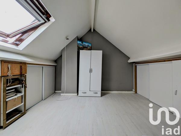 Maison traditionnelle 9 pièces de 160 m² à Les Mureaux (78130)