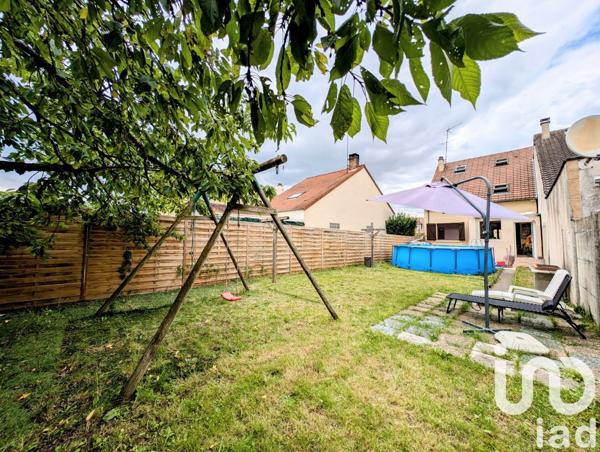 Maison traditionnelle 9 pièces de 160 m² à Les Mureaux (78130)