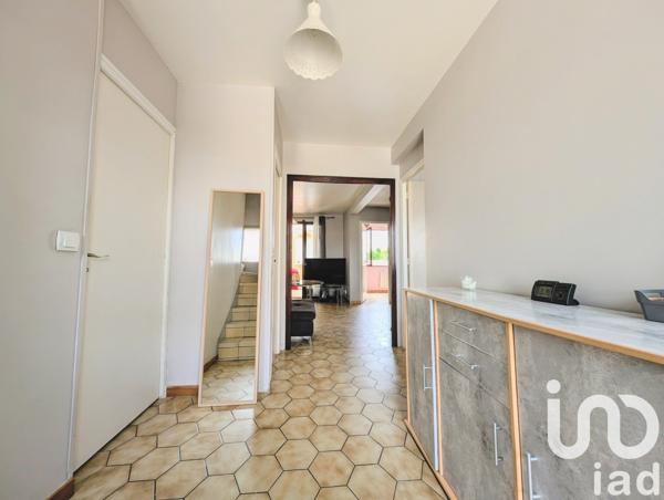 Maison traditionnelle 9 pièces de 160 m² à Les Mureaux (78130)