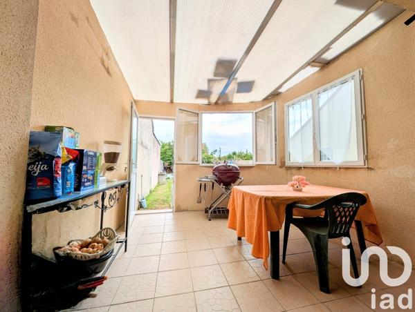 Maison traditionnelle 9 pièces de 160 m² à Les Mureaux (78130)