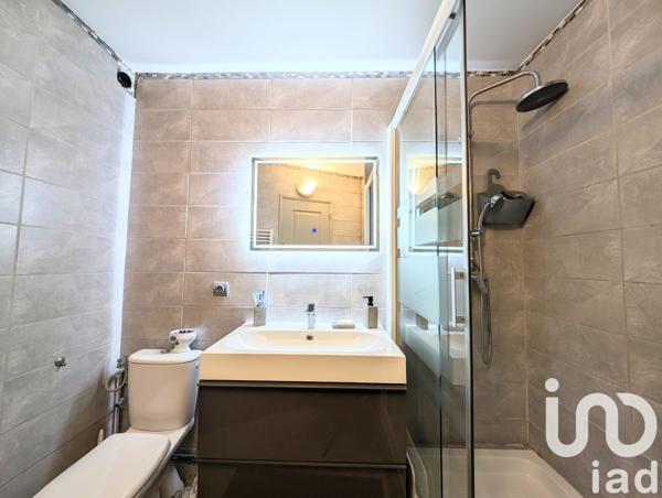 Maison traditionnelle 9 pièces de 160 m² à Les Mureaux (78130)