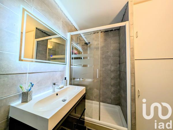 Maison traditionnelle 9 pièces de 160 m² à Les Mureaux (78130)