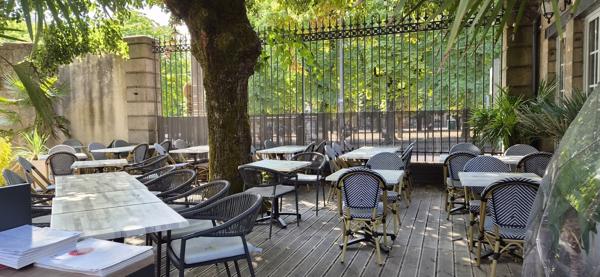 Fonds De Commerce
        
        - 265 m² 327 000 € *