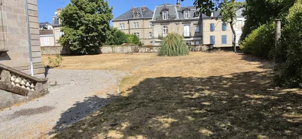 Fonds De Commerce
        
        - 265 m² 327 000 € *