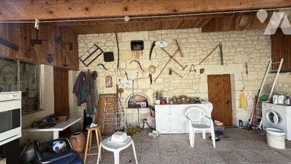 DÉSIGNATION DU BIEN :
Maison à usage d'habitation comprenant :
	Une entrée desservant une cui...