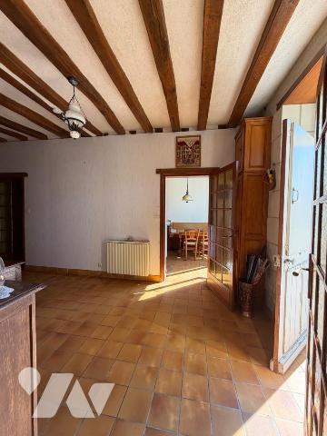 DÉSIGNATION DU BIEN :
Maison à usage d'habitation comprenant :
	Une entrée desservant une cui...