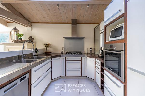 La maison rénovée et son patio