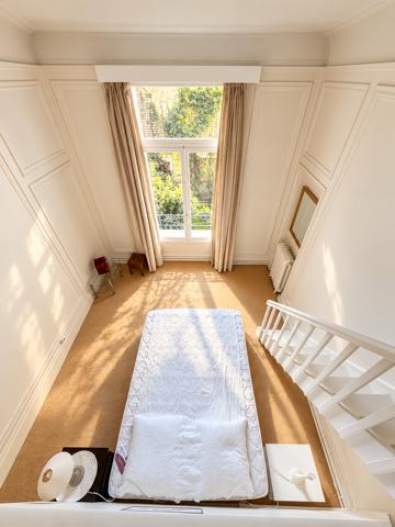 Paris 8ème - À LOUER - Grand 3 pièces meublé de 85 m² avec parking
