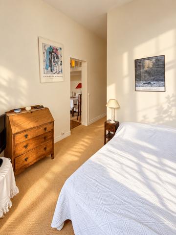 Paris 8ème - À LOUER - Grand 3 pièces meublé de 85 m² avec parking