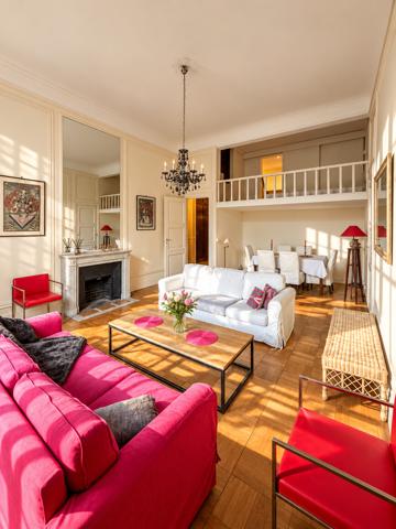 Paris 8ème - À LOUER - Grand 3 pièces meublé de 85 m² avec parking
