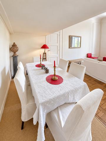 Paris 8ème - À LOUER - Grand 3 pièces meublé de 85 m² avec parking