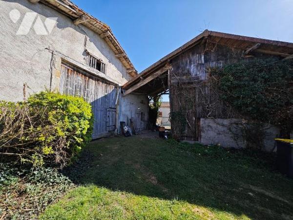 L'étude vous invite à découvrir cette grande maison rurale située à LEMPTY - proche LEZOUX / Au...