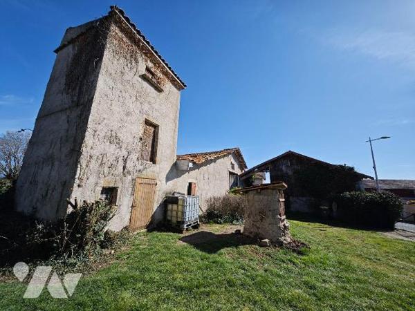 L'étude vous invite à découvrir cette grande maison rurale située à LEMPTY - proche LEZOUX / Au...